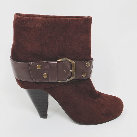 Unlisted Tucked Brown Faux Suede Booties Size 6.5 - Picture 1 of 8